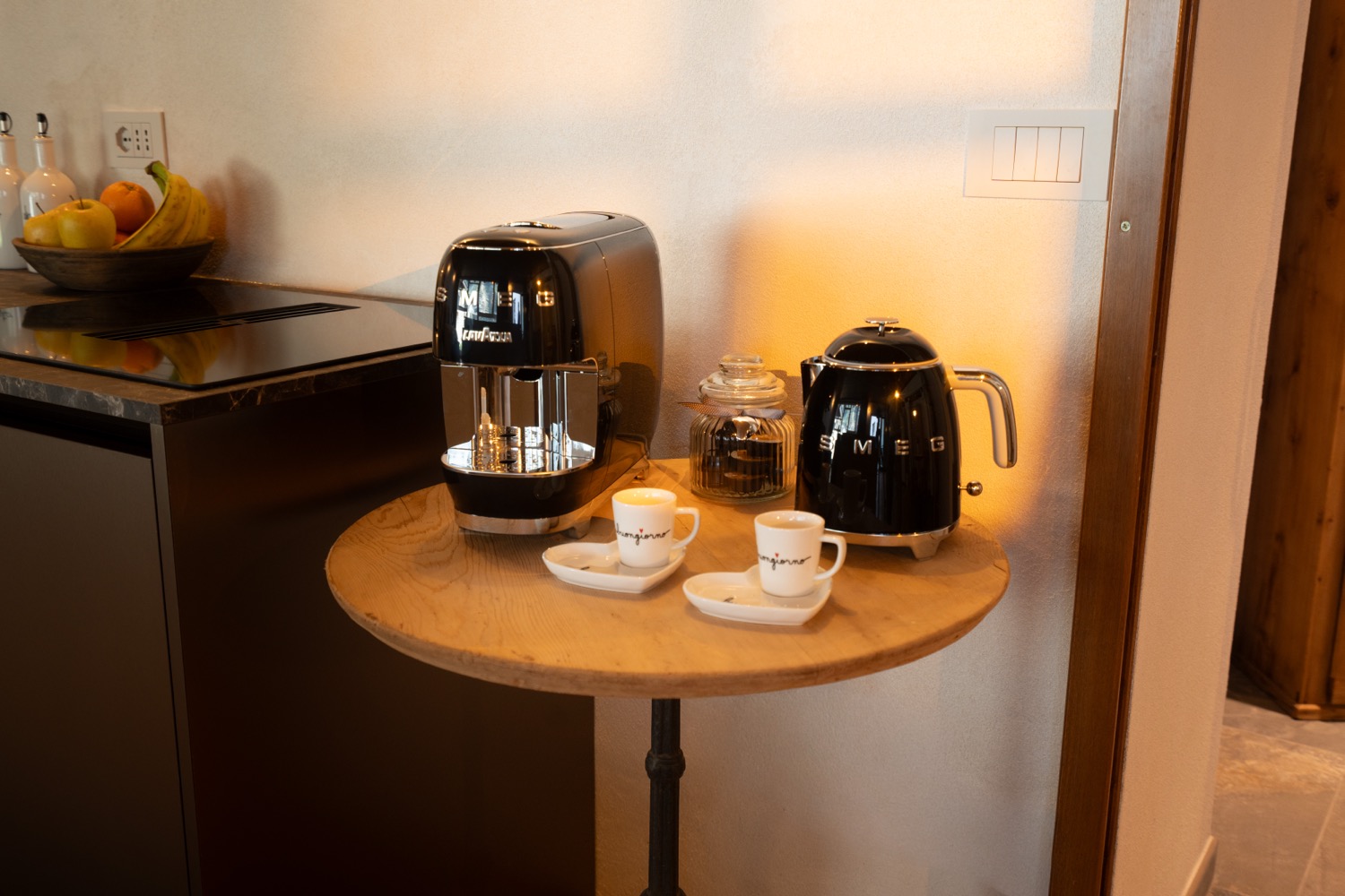 Wooden tableware machine