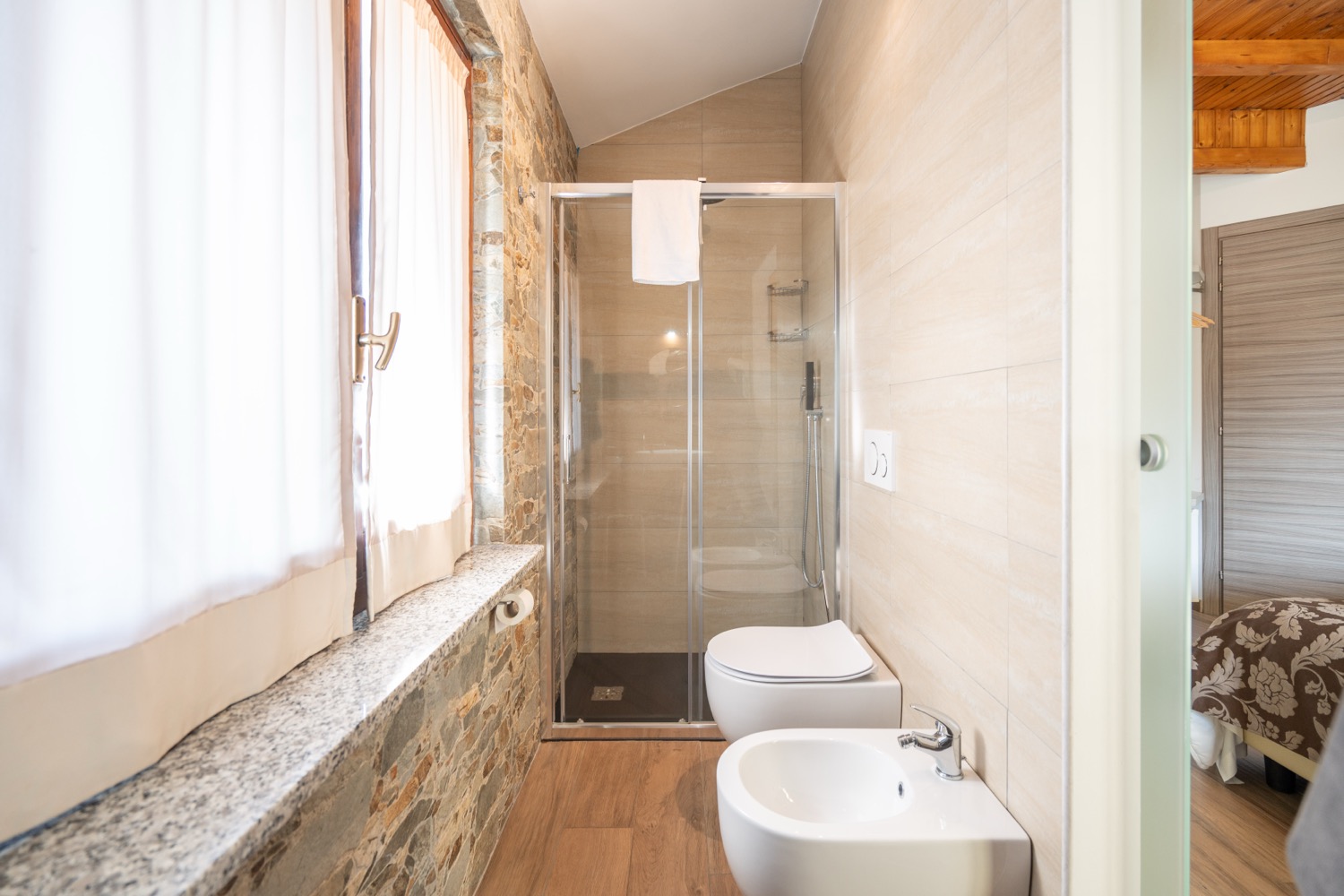 Toilet seat with wood